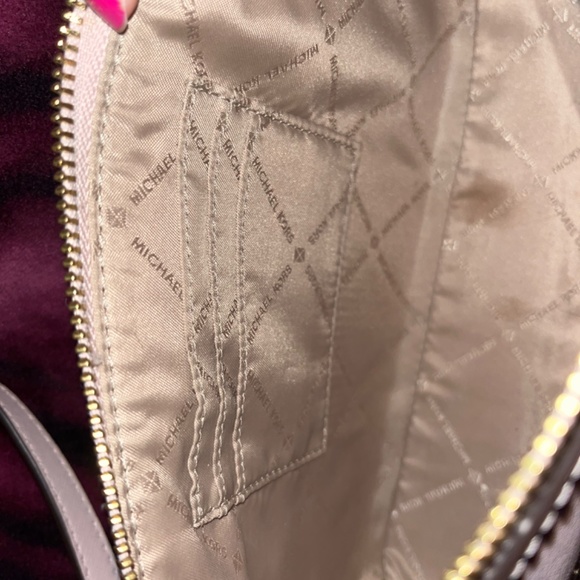 Michael Kors Jet Set Convertible Crossbody Purse - Picture 5 of 6